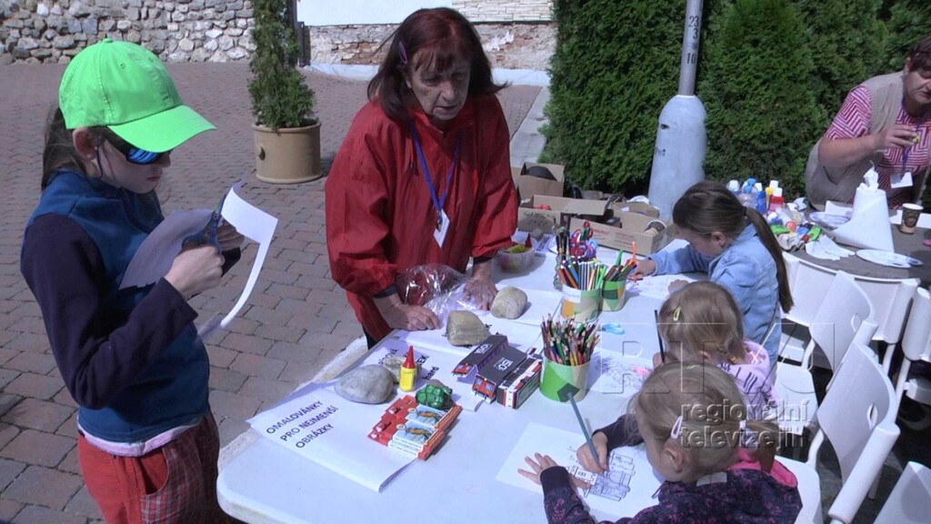 Ke 150. narozeninám přijeli Břeclavi popřát Emma Smetana a Jordan Haj s kapelou, foto 06