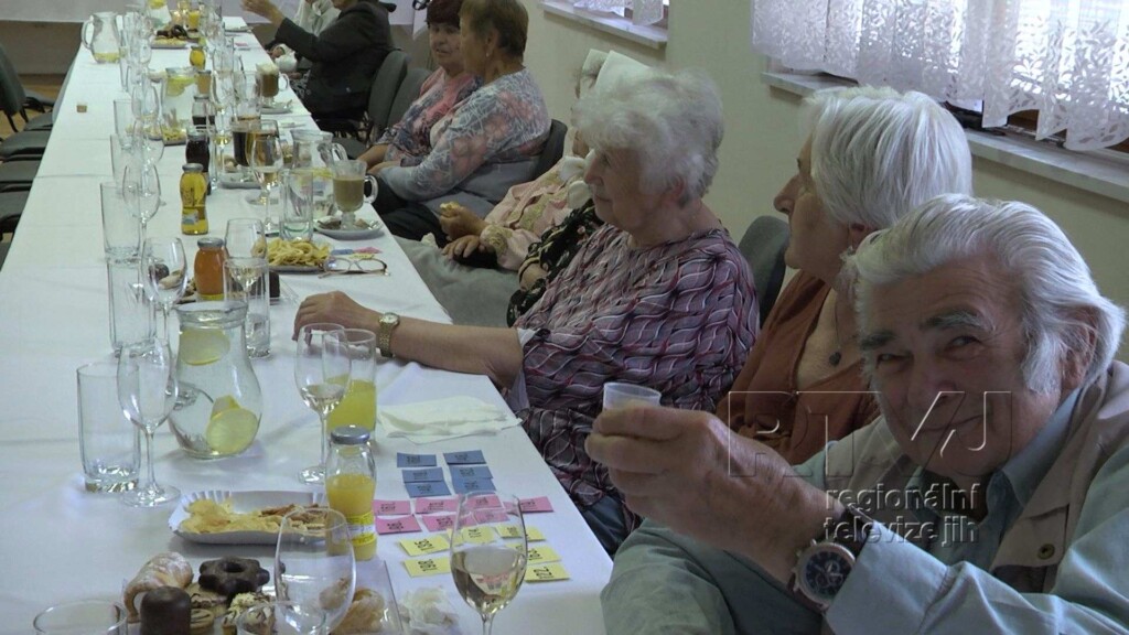 Josefovští senioři se setkali po téměř dvouleté pauze, foto 01
