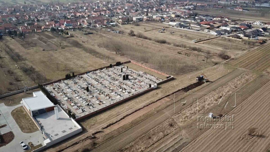 Komunikace u hřbitova v Kosticích je dokončena, foto 01