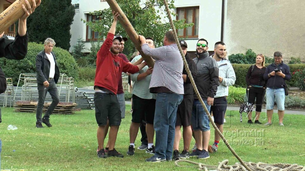 „Rázem“ … znělo hodovým náměstíčkem ve Velkých Bílovicích, foto 03