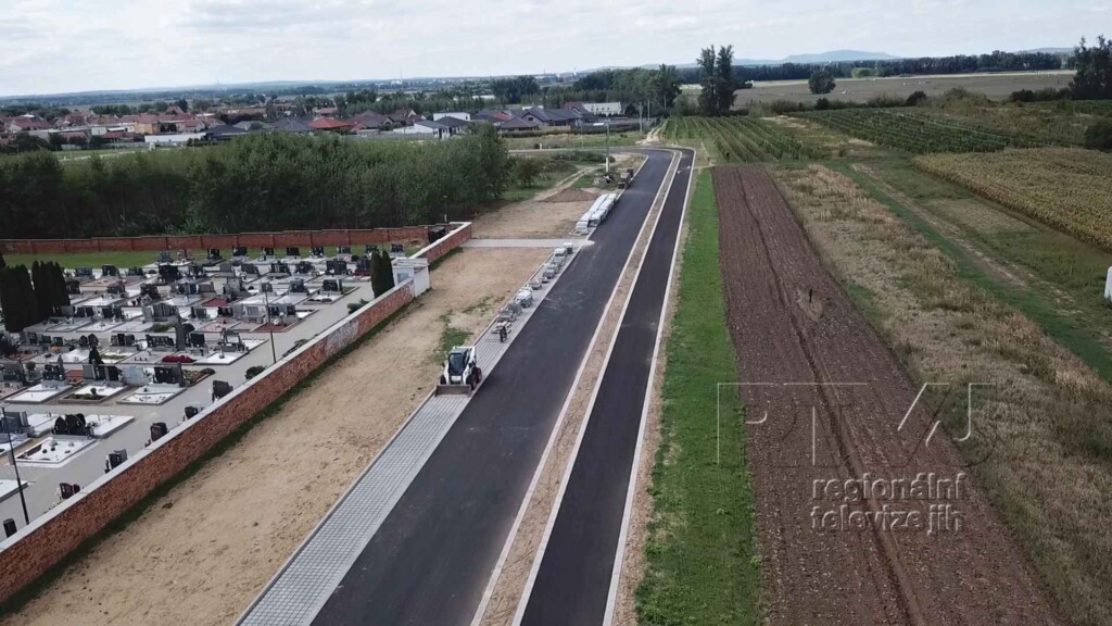 Komunikace u hřbitova v Kosticích je dokončena, foto 04