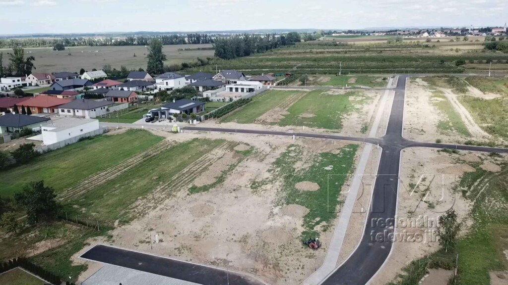 Komunikace u hřbitova v Kosticích je dokončena, foto 05