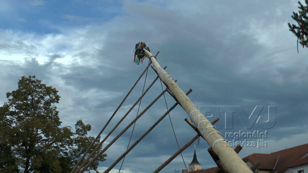 „Rázem“ … znělo hodovým náměstíčkem ve Velkých Bílovicích, foto 10