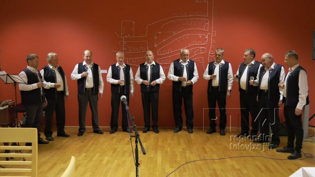 Krásný a bohatý program měla podzimní beseda se seniory v Kosticích, foto 06