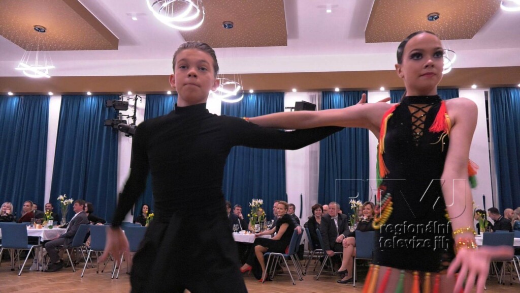 Reprezentační ples v Dubňanech v nádherném sále kulturního domu, foto 03