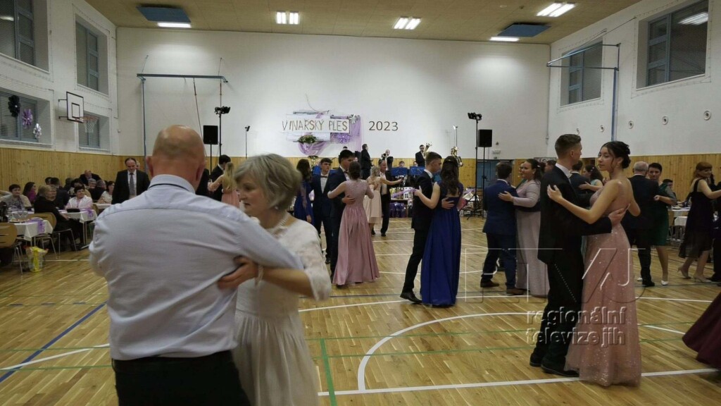 Vinařský ples v Hruškách s energickou osobností STARDANCE, foto 03