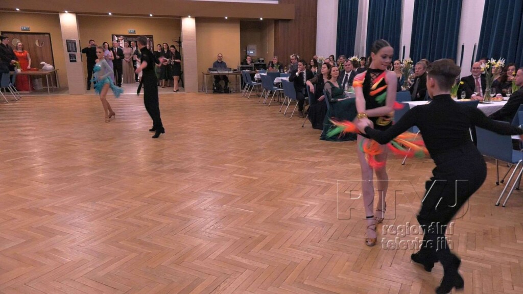 Reprezentační ples v Dubňanech v nádherném sále kulturního domu, foto 04