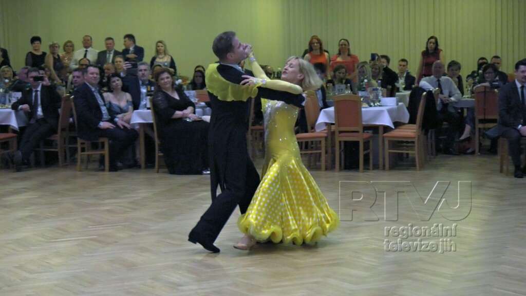 Dana Batulková a Jan Onder ze STARDANCE roztančili ples ve Velkých Bílovicích, foto 07