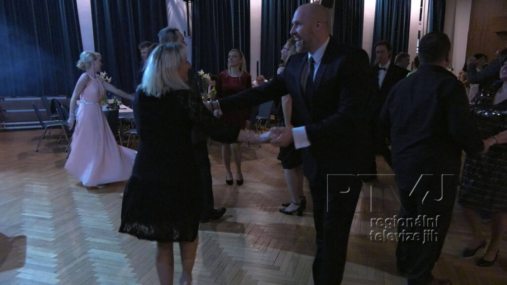 Reprezentační ples v Dubňanech v nádherném sále kulturního domu, foto 07