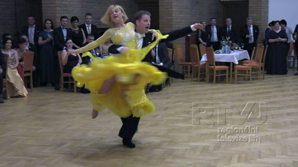 Dana Batulková a Jan Onder ze STARDANCE roztančili ples ve Velkých Bílovicích, foto 08