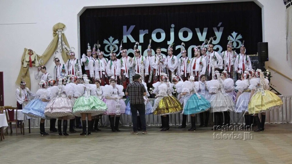 Lanžhotští stárci plesali ve velkém stylu, v tombole nechyběl ani divočák, foto 10