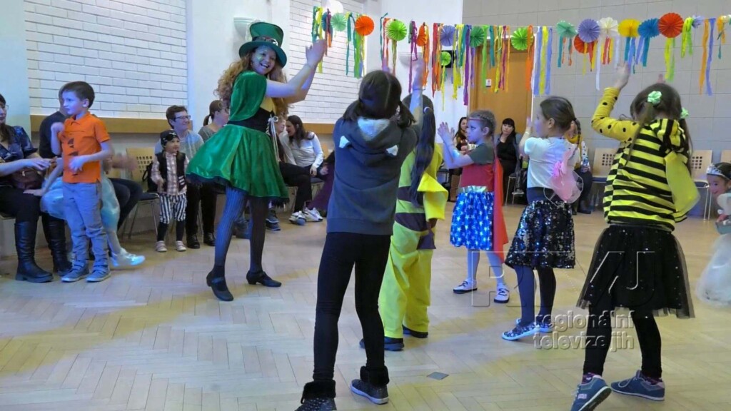 Fantastický karneval zažily děti v Dolních Dunajovicích, foto 01