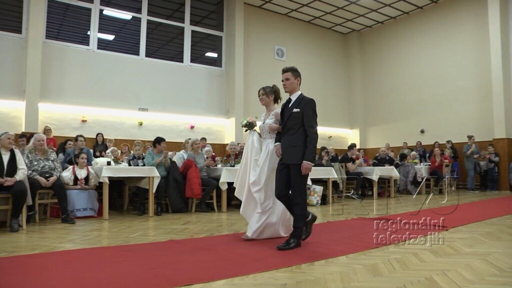 V Bulharech oslavili svátek žen módní přehlídkou, foto 06