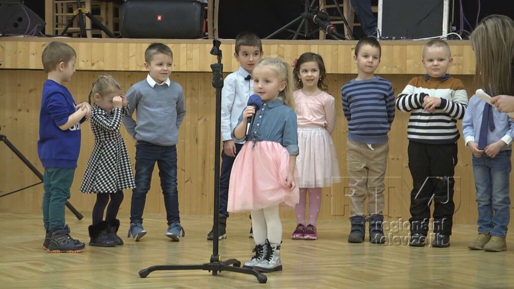 V Bulharech oslavili svátek žen módní přehlídkou, foto 08