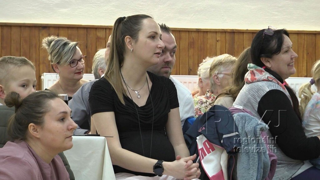 V Bulharech oslavili svátek žen módní přehlídkou, foto 10