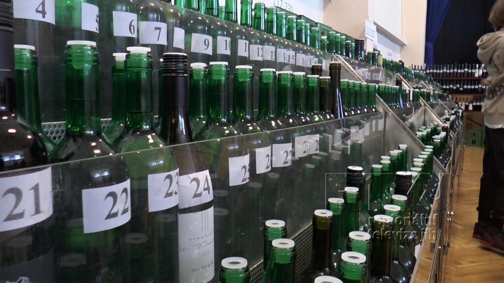 Vinaři z Bulhar již po 48. vystavili svá vína, foto 11