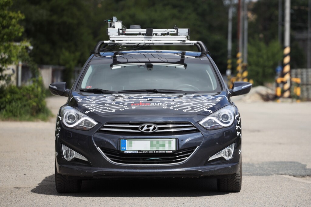 Automatizace v dopravě může vyřešit nedostatek řidičů i zachránit životy. Brněnští experti se na tuto oblast zaměřili ve svém výzkumu, foto 02