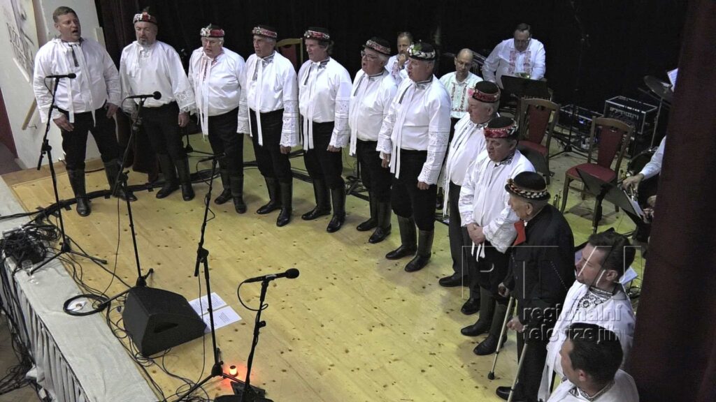 Připijme na zdraví pana Jožulky Uhra z Lanžhota, foto 02