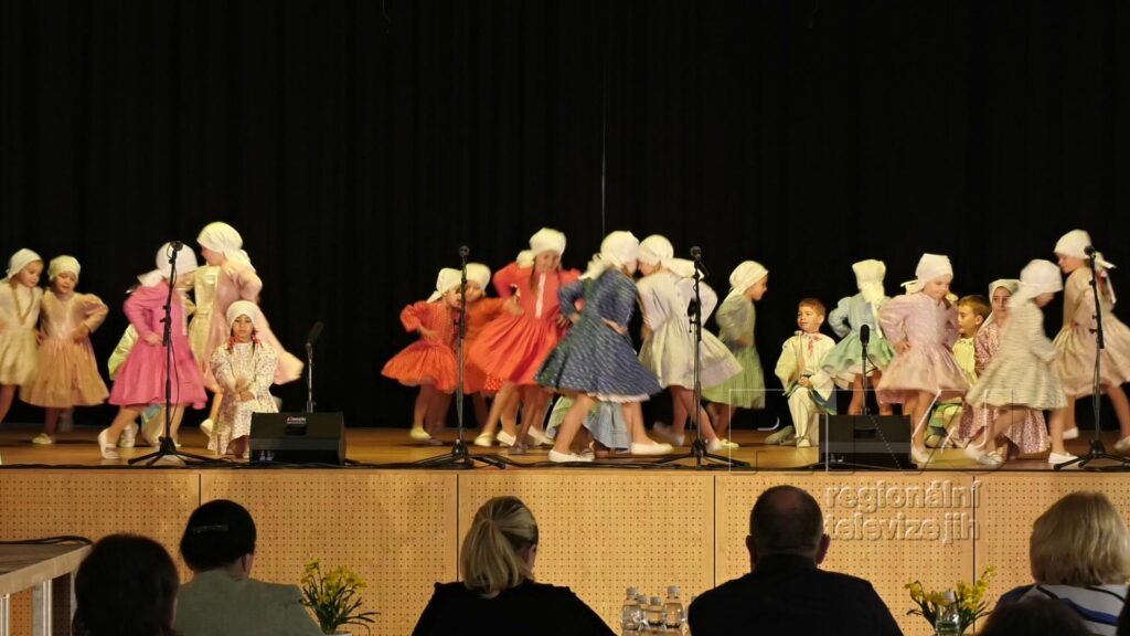 Krajská přehlídka dětských folklorních souborů tentokrát v Moravské Nové Vsi, foto 02