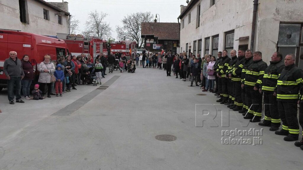 Nová hasičská zbrojnice v Lednici byla slavnostně otevřena, foto 03
