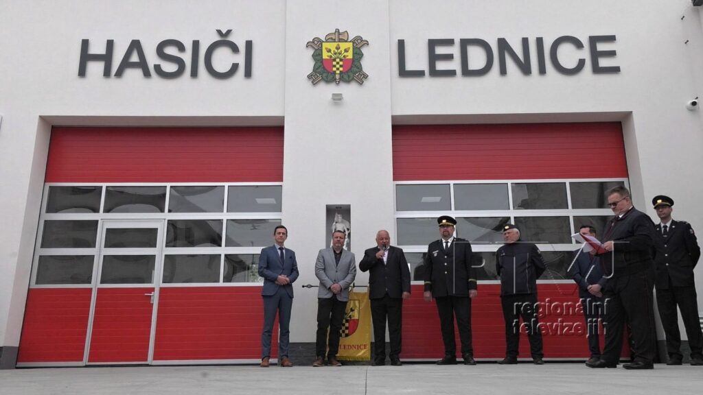 Nová hasičská zbrojnice v Lednici byla slavnostně otevřena, foto 05