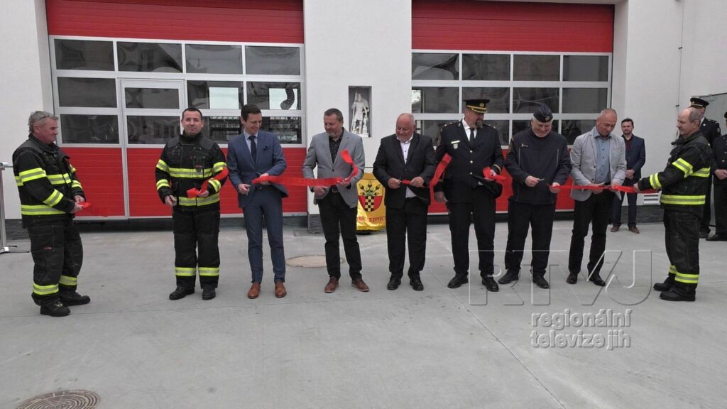 Nová hasičská zbrojnice v Lednici byla slavnostně otevřena, foto 06