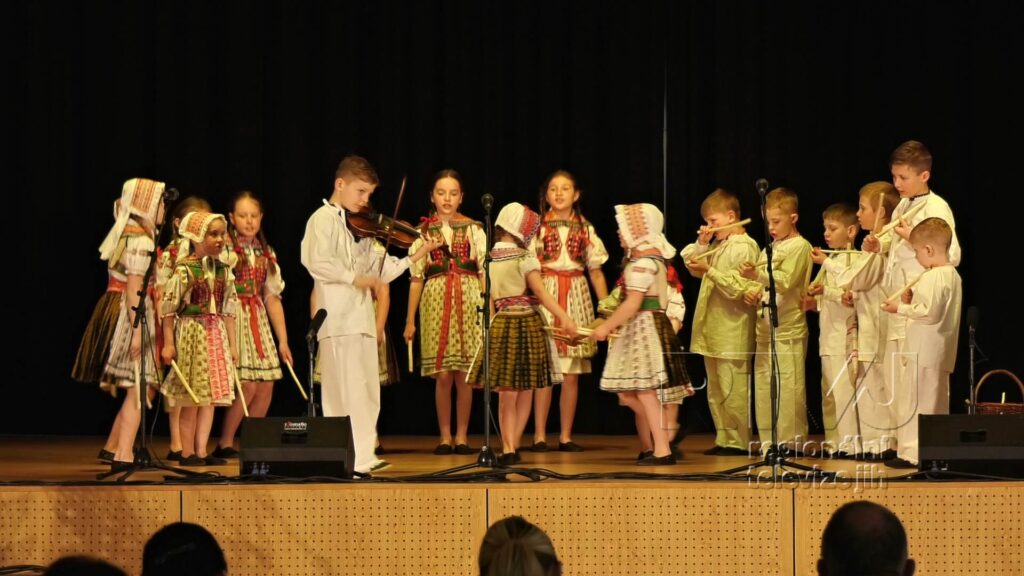 Krajská přehlídka dětských folklorních souborů tentokrát v Moravské Nové Vsi, foto 07