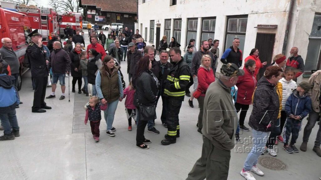Nová hasičská zbrojnice v Lednici byla slavnostně otevřena, foto 08