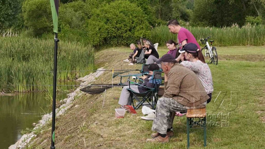 Vytrhněme dětem mobily z rukou a vytáhněme je do přírody, foto 01
