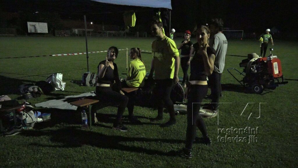 Noční hasičská reportáž z Brumovic, foto 03