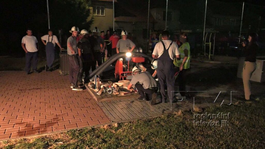 Noční hasičská reportáž z Brumovic, foto 04