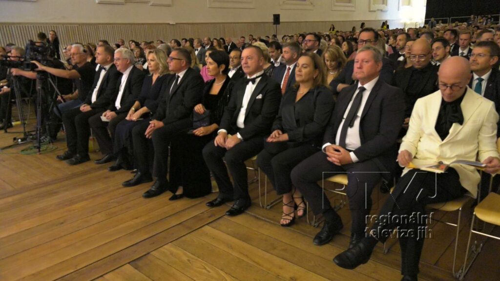 Houslový virtuos Matejča oslnil Valtice a vysloužil si potlesk ve stoje, foto 02