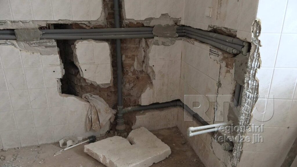 Moravská Nová Ves zahájila opravy na radnici i základní škole, foto 02