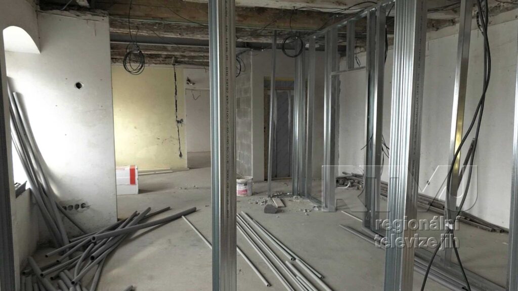 Moravská Nová Ves zahájila opravy na radnici i základní škole, foto 03