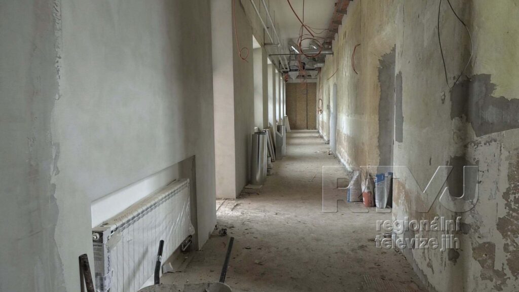 Moravská Nová Ves zahájila opravy na radnici i základní škole, foto 10