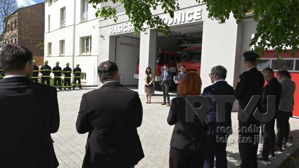 Nová hasičská zbrojnice v Hruškách byla slavnostně otevřena, foto 02