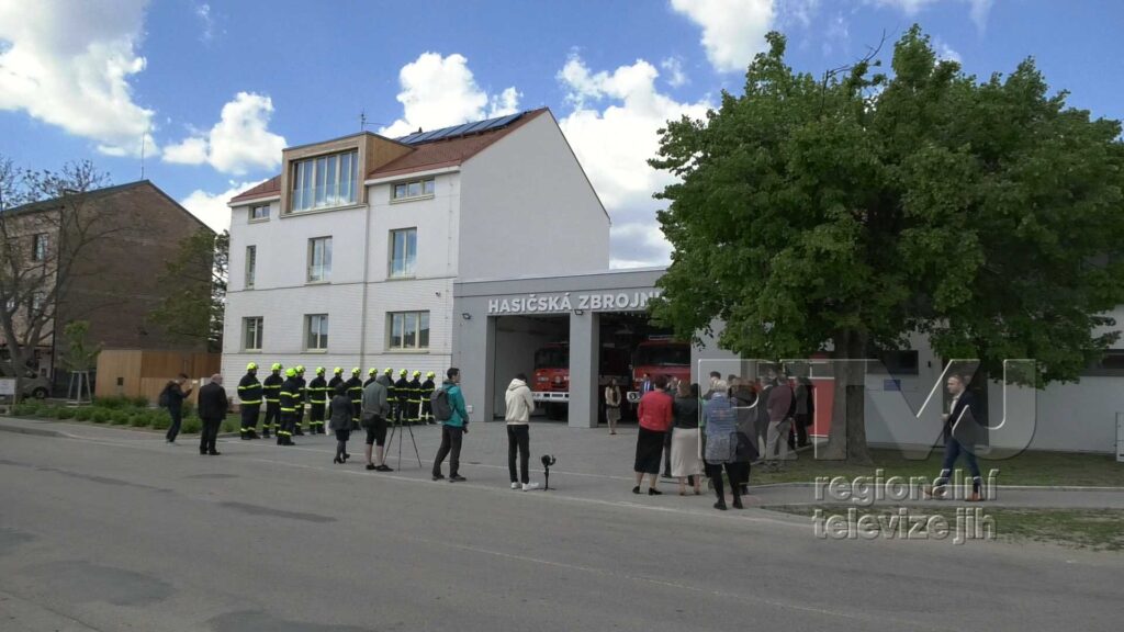 Nová hasičská zbrojnice v Hruškách byla slavnostně otevřena, foto 05