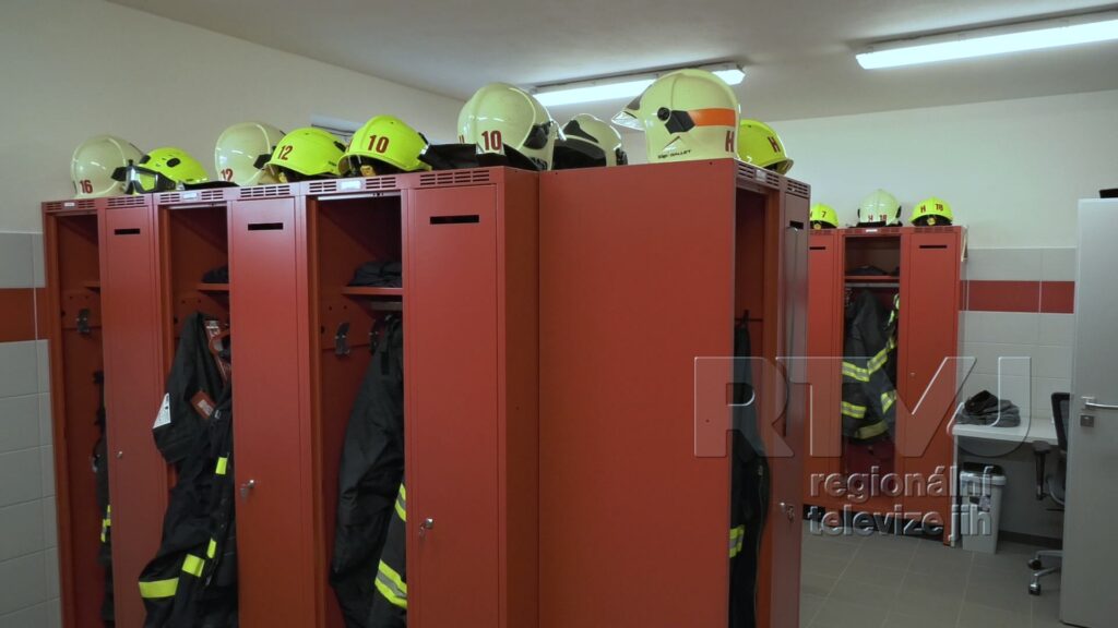 Nová hasičská zbrojnice v Hruškách byla slavnostně otevřena, foto 07