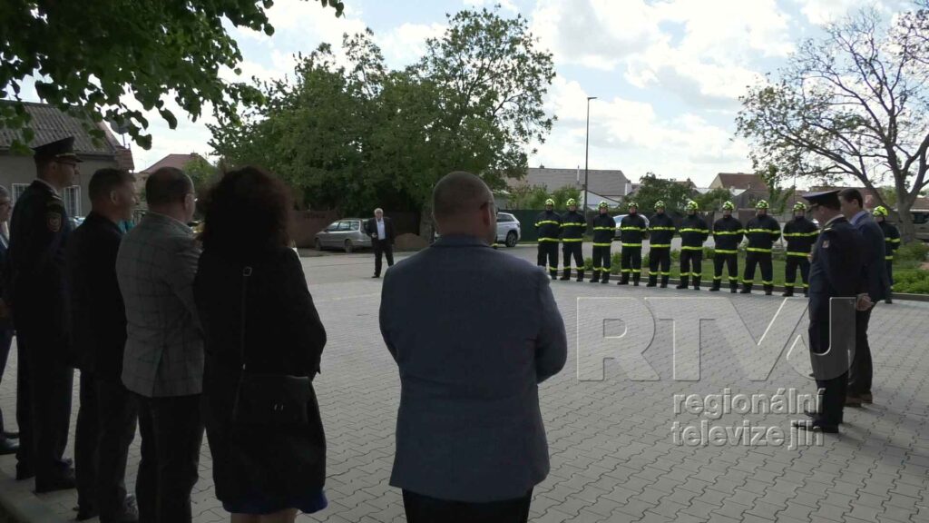 Nová hasičská zbrojnice v Hruškách byla slavnostně otevřena, foto 11