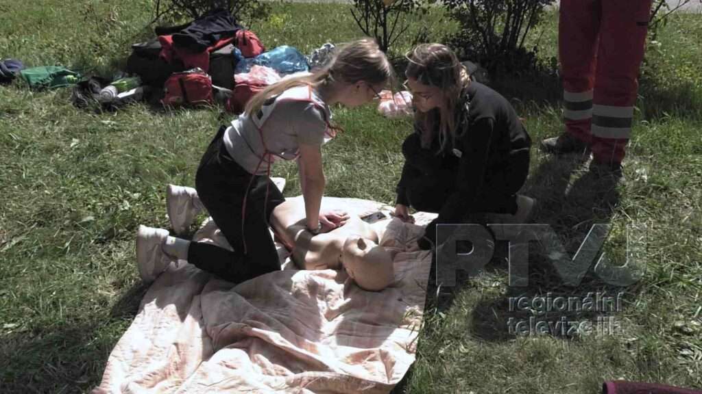 Mladí zdravotníci z I.stupně ZŠ postoupili do krajského kola soutěže ČČK, foto 06