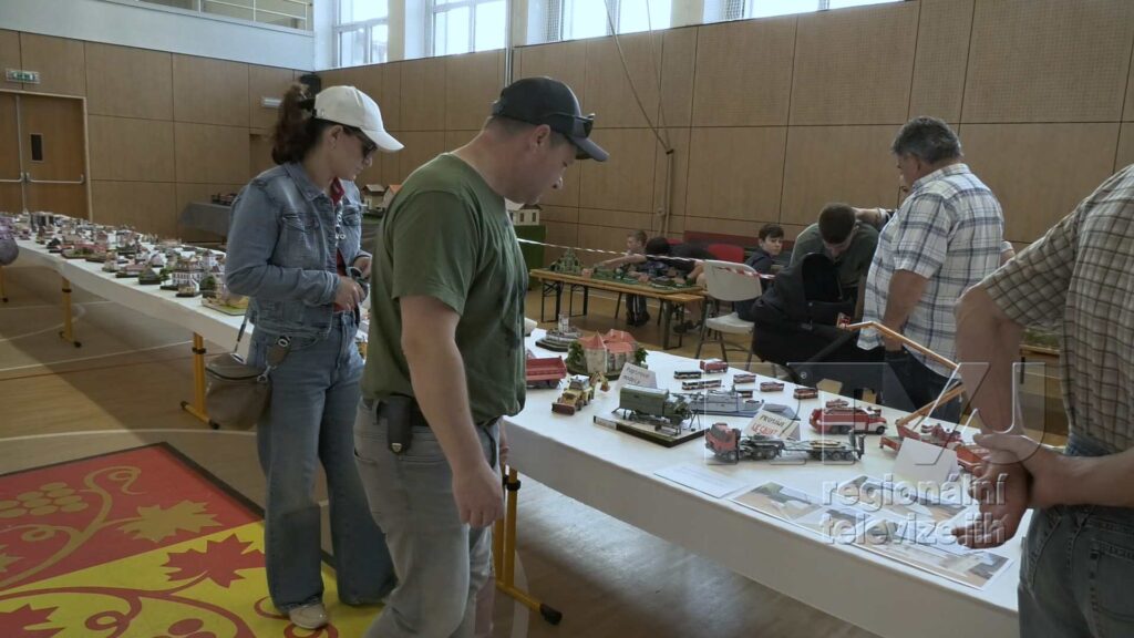 Modelářský kroužek z Moravské Nové Vsi představil unikátní model obce ze 13.století, foto 10