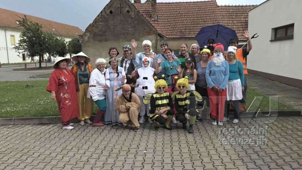V Bulharech slavili Dětský den mezi kapkami deště, foto 01