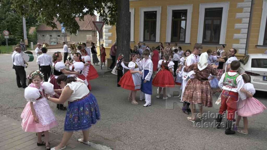 Hned několik souborů se sešlo na Dětských hodečkách v Dolních Dunajovicích, foto 01
