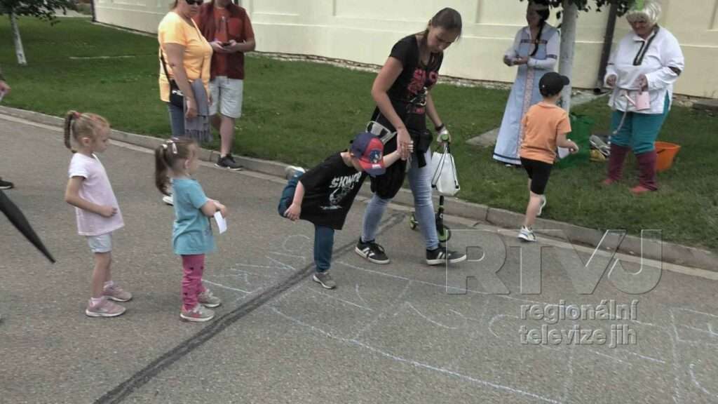 V Bulharech slavili Dětský den mezi kapkami deště, foto 06