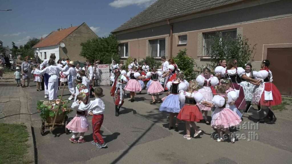 Hned několik souborů se sešlo na Dětských hodečkách v Dolních Dunajovicích, foto 06