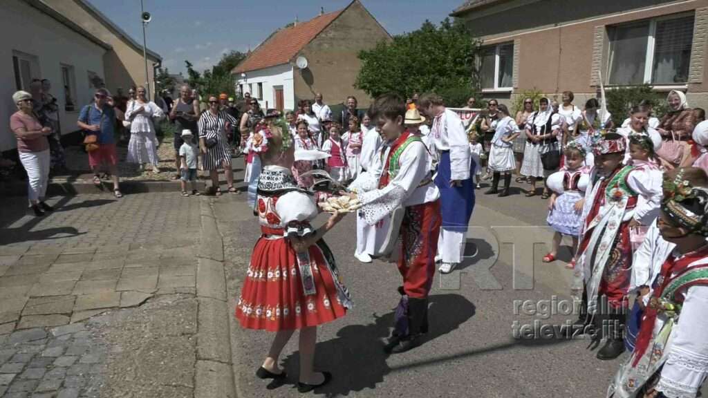 Hned několik souborů se sešlo na Dětských hodečkách v Dolních Dunajovicích, foto 07