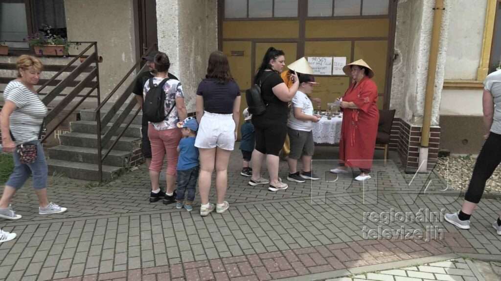 V Bulharech slavili Dětský den mezi kapkami deště, foto 08