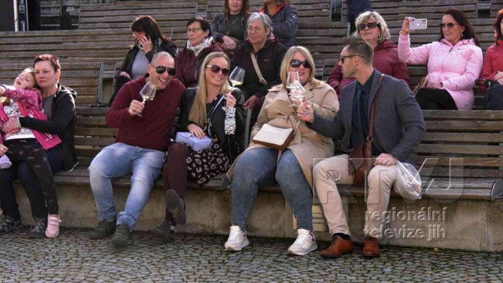 Podzimní radovánky s vínem na kolonádě v Lednici, foto 07
