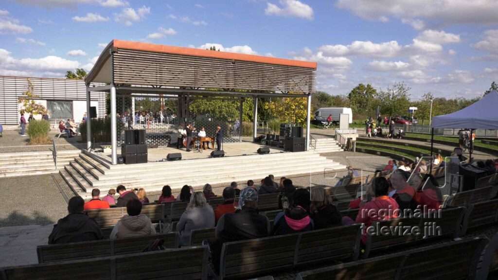 Podzimní radovánky s vínem na kolonádě v Lednici, foto 10