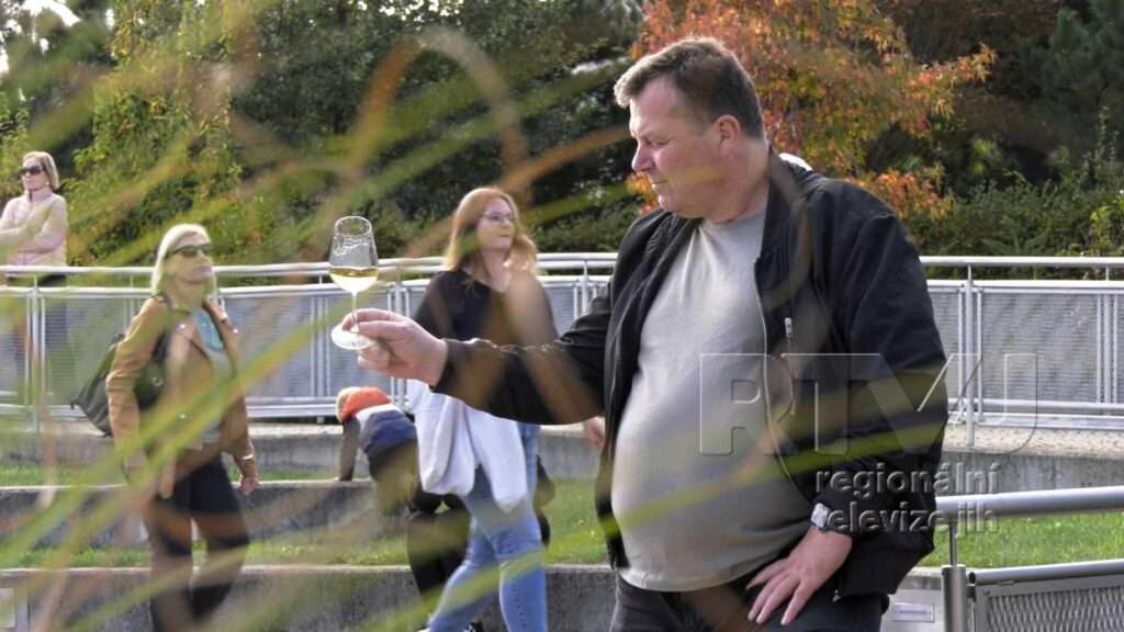 Podzimní radovánky s vínem na kolonádě v Lednici, foto 03